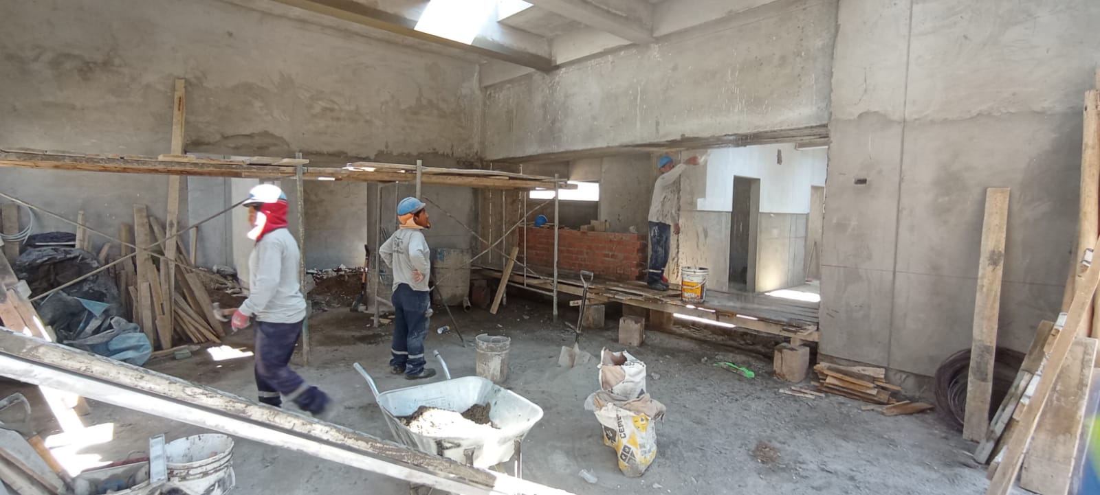 80 % avance de la obra del centro de salud de nivel I-II en el distrito de Calango.