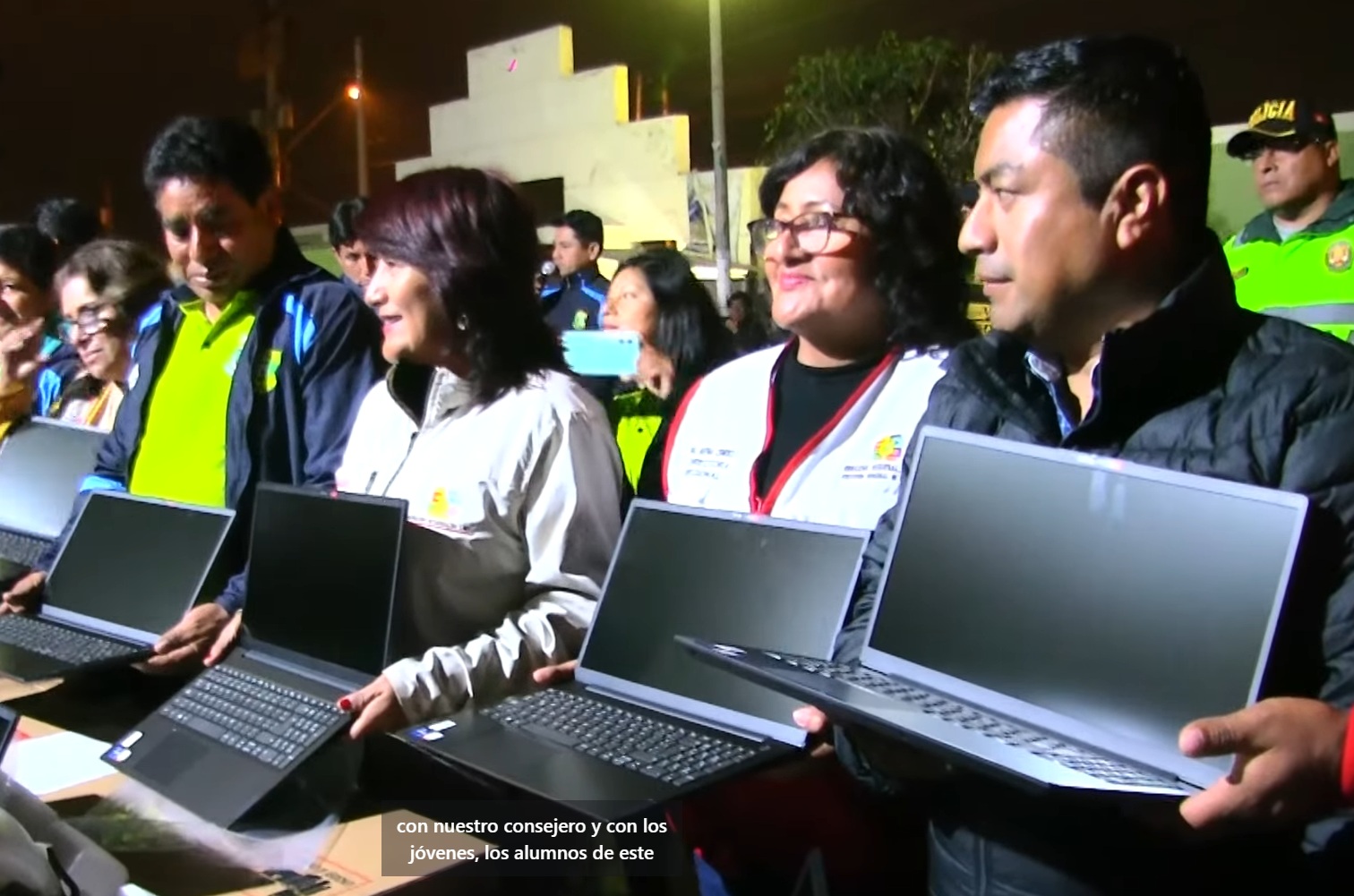 Institutos de Cañete y Mala reciben equipos de cómputo del Gobierno Regional de Lima.