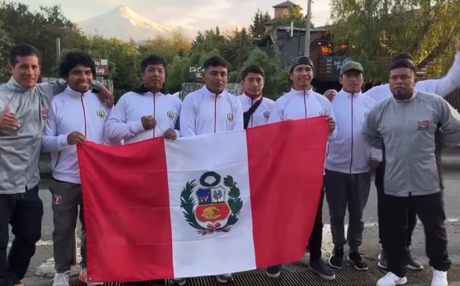 Gobierno Regional de Lima apoya a deportistas que participan en el primer panamericano de rafting pucón Chile 2024.