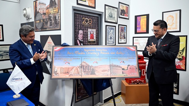 Cancillería y Serpost presentan emisión filatélica conmemorativa por los aniversarios de relaciones diplomáticas con Kuwait, Irak y Jordania