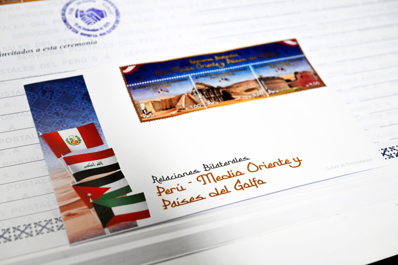Cancillería y Serpost presentan emisión filatélica conmemorativa por los aniversarios de relaciones diplomáticas con Kuwait, Irak y Jordania