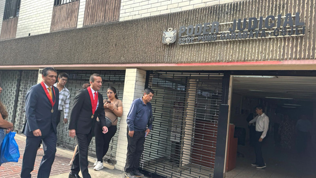 La Oficina Descentralizada de la Autoridad Nacional de Control de Lima (ODANC Lima) viene realizando, desde tempranas horas de la mañana, una visita judicial preventiva a los Juzgados de Paz Letrado de Lima, ubicados en la sede Puno–Carabaya, como parte del Programa de Prevención que ejecuta este órgano de control.
