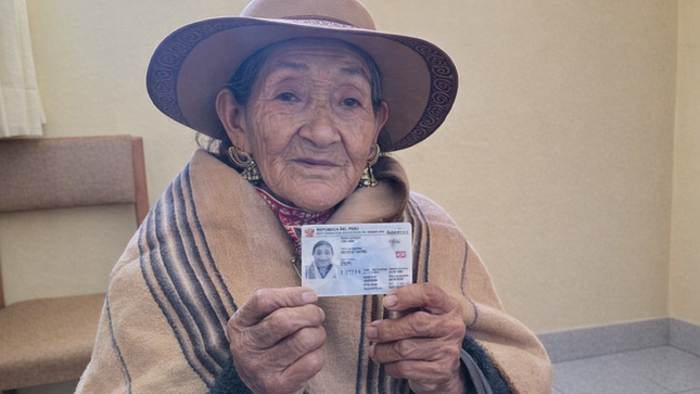 Reniec brinda DNI electrónico gratis en Puno