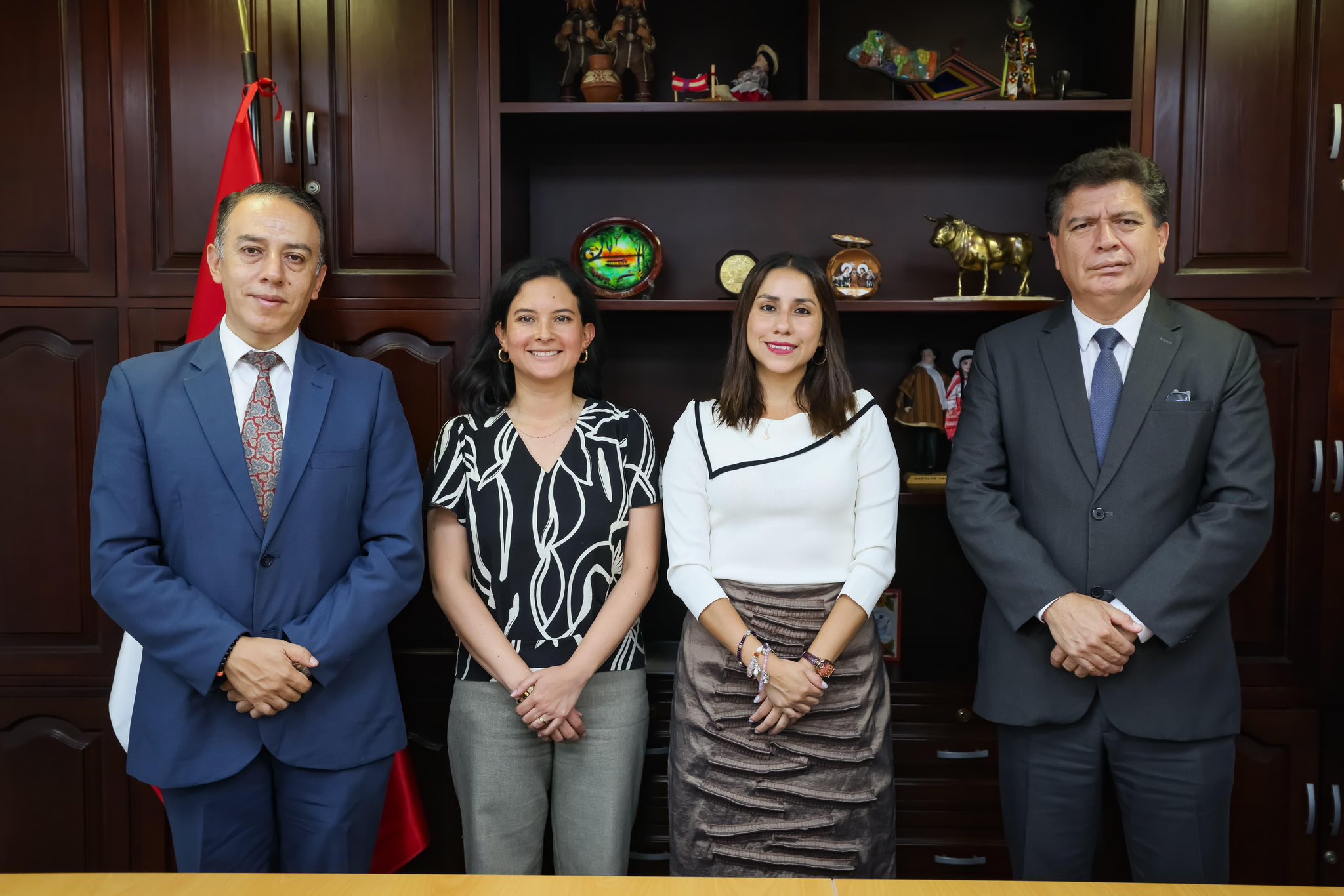 La ministra de Desarrollo e Inclusión Social, Lesly Shica, sostuvo una reunión con representantes de la Iglesia de Jesucristo de los Santos de los Últimos Días.
