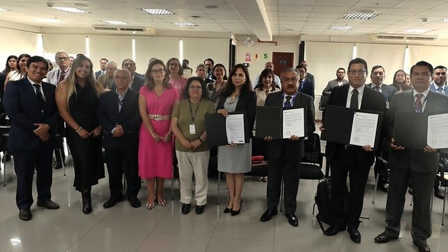 Reniec e instituciones del Estado firman acta para la implementación del DNI digital