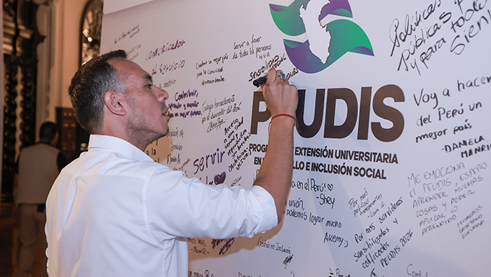 Presidente Jerí: Estamos dejando las bases del Perú del presente y del mañana