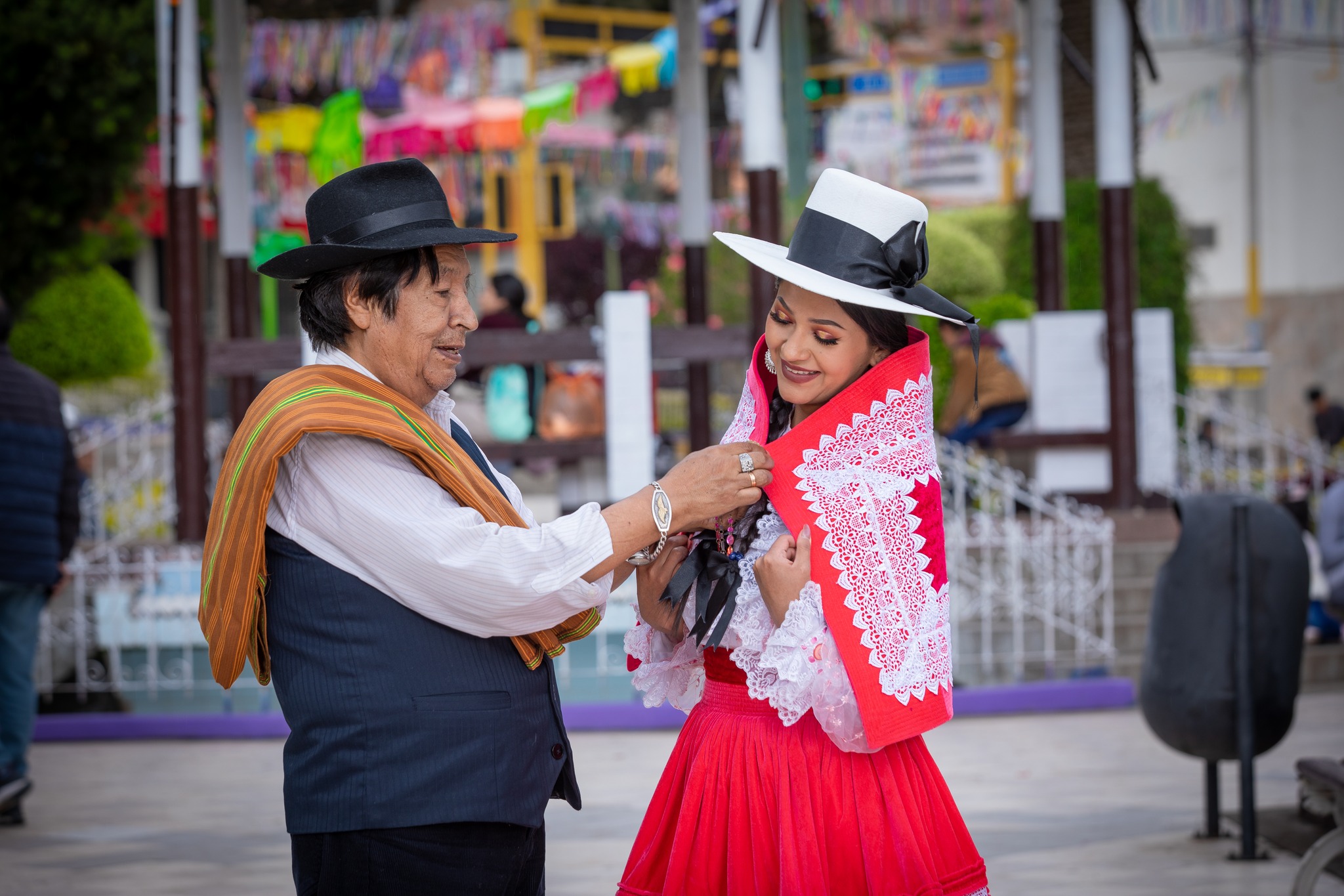 El Arte Que Da Vida Al Carnaval De Abancay: Enrique Orosco Oscco – Artesano Abanquino.