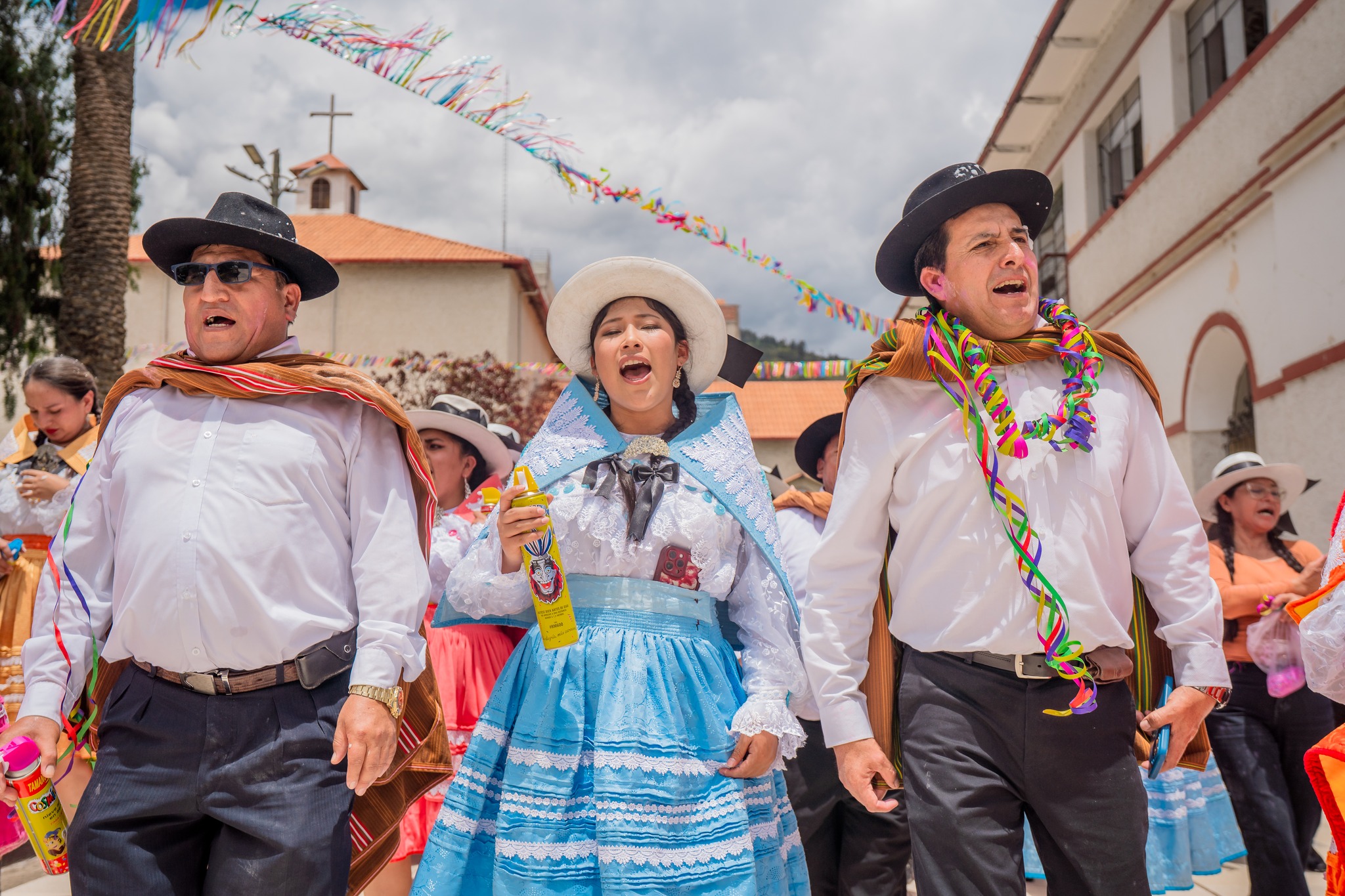 Comadres Celebran Con Alegría Y Tradición En El Carnaval De Abancay 2026