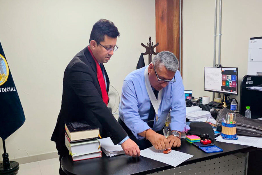 Durante la jornada de control, se supervisó la permanencia de magistrados y magistradas en sus respectivos despachos, como parte de las acciones orientadas a garantizar la eficiencia, continuidad y calidad del servicio de justicia, especialmente durante el funcionamiento de los juzgados de emergencia.