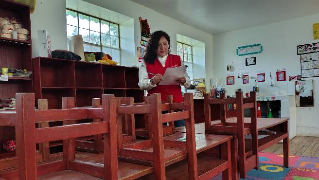 Áncash.- Como parte de los resultados del Operativo de Control a los Servicios Educativos- Año Escolar 2026, realizado a una muestra de 19 colegios en el ámbito de la Unidad de Gestión Educativa Local (UGEL) de Huaraz, la Contraloría General de la República alertó que el 68 % (13) de los colegios supervisados presentan paredes de aulas en mal estado; entre tanto, en el 63 % (12) de planteles urge el cambio de techos en los salones de clases.