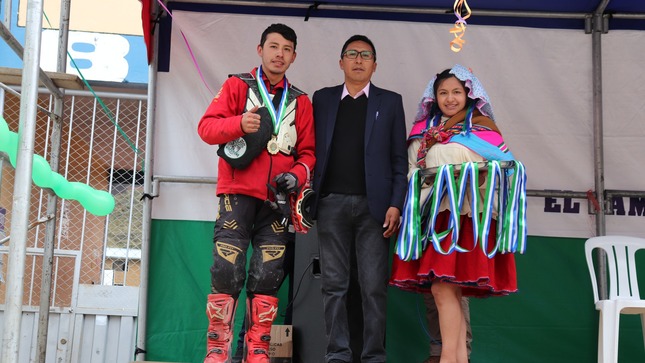 Se condecoró con la medalla de la ciudad, en reconocimiento a su destacada participación