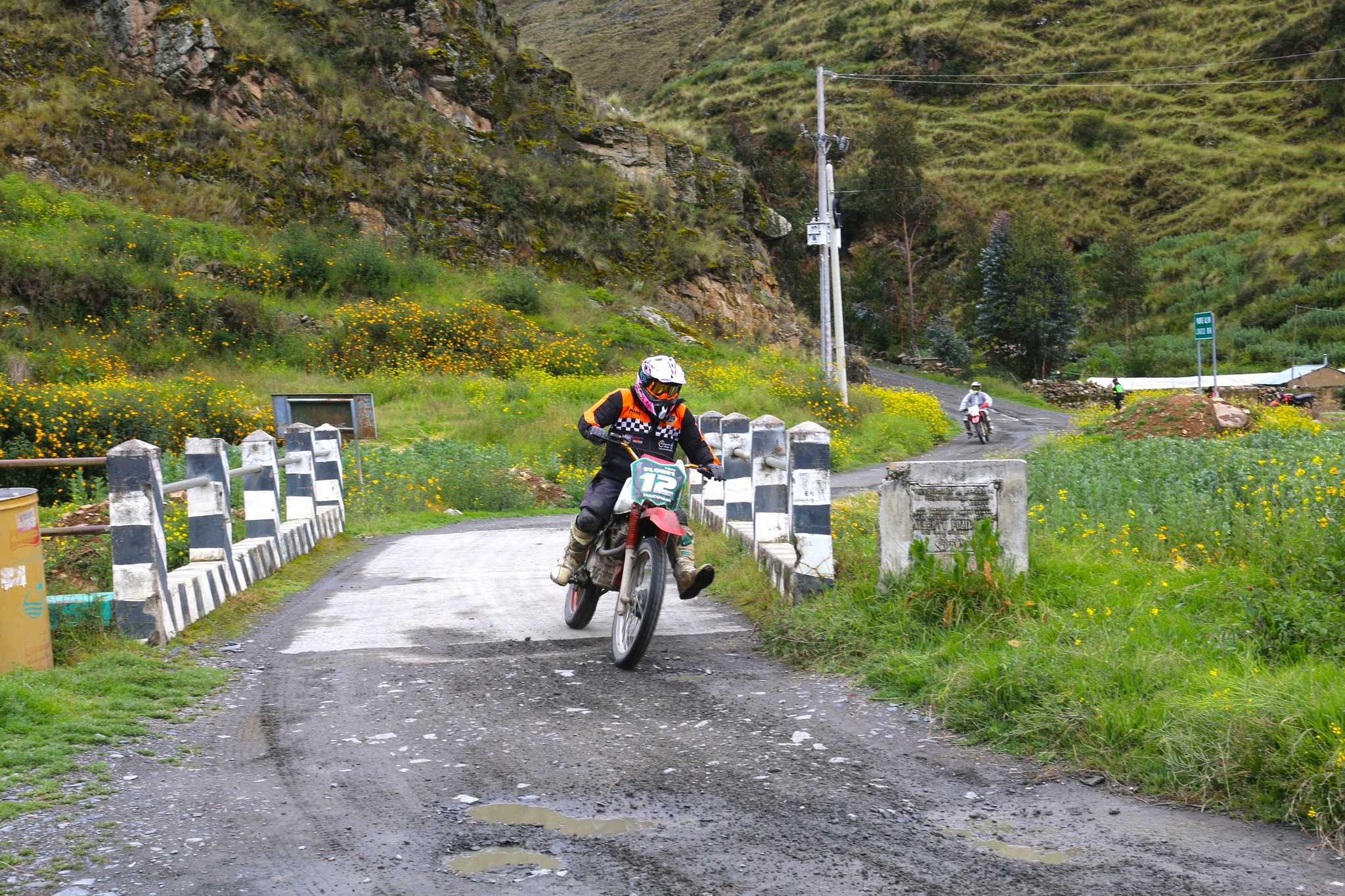 Arribo de motocicletas y trimotos del VIII Rally Moto