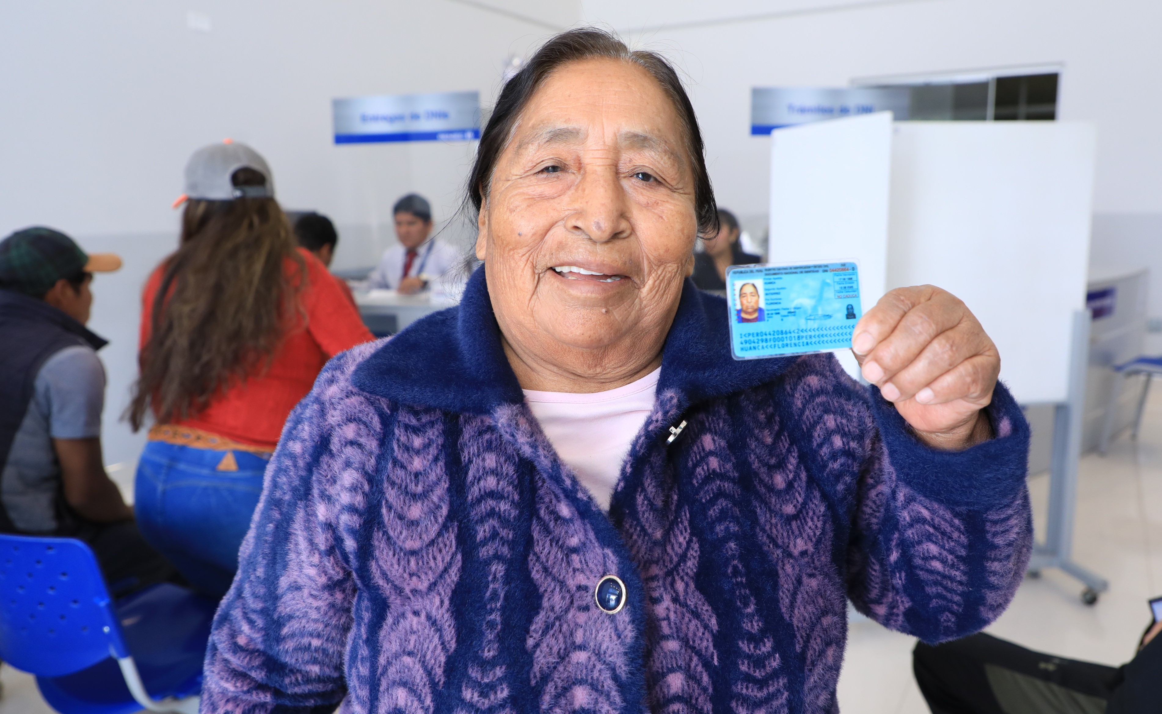 DNI azul y amarillo vigentes son válidos