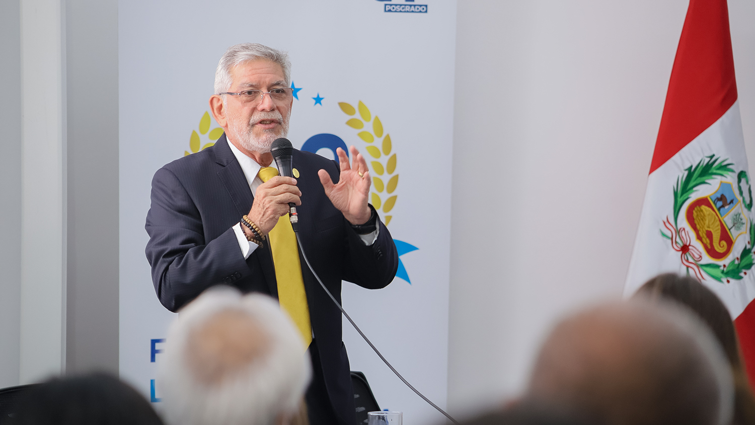 palabras del Dr. Manuel Jumpa 