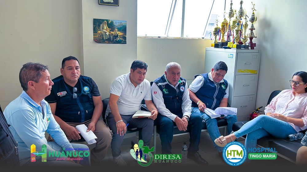 El equipo tecnico del Hospital exponiendo sobre los puntos de recategorización.