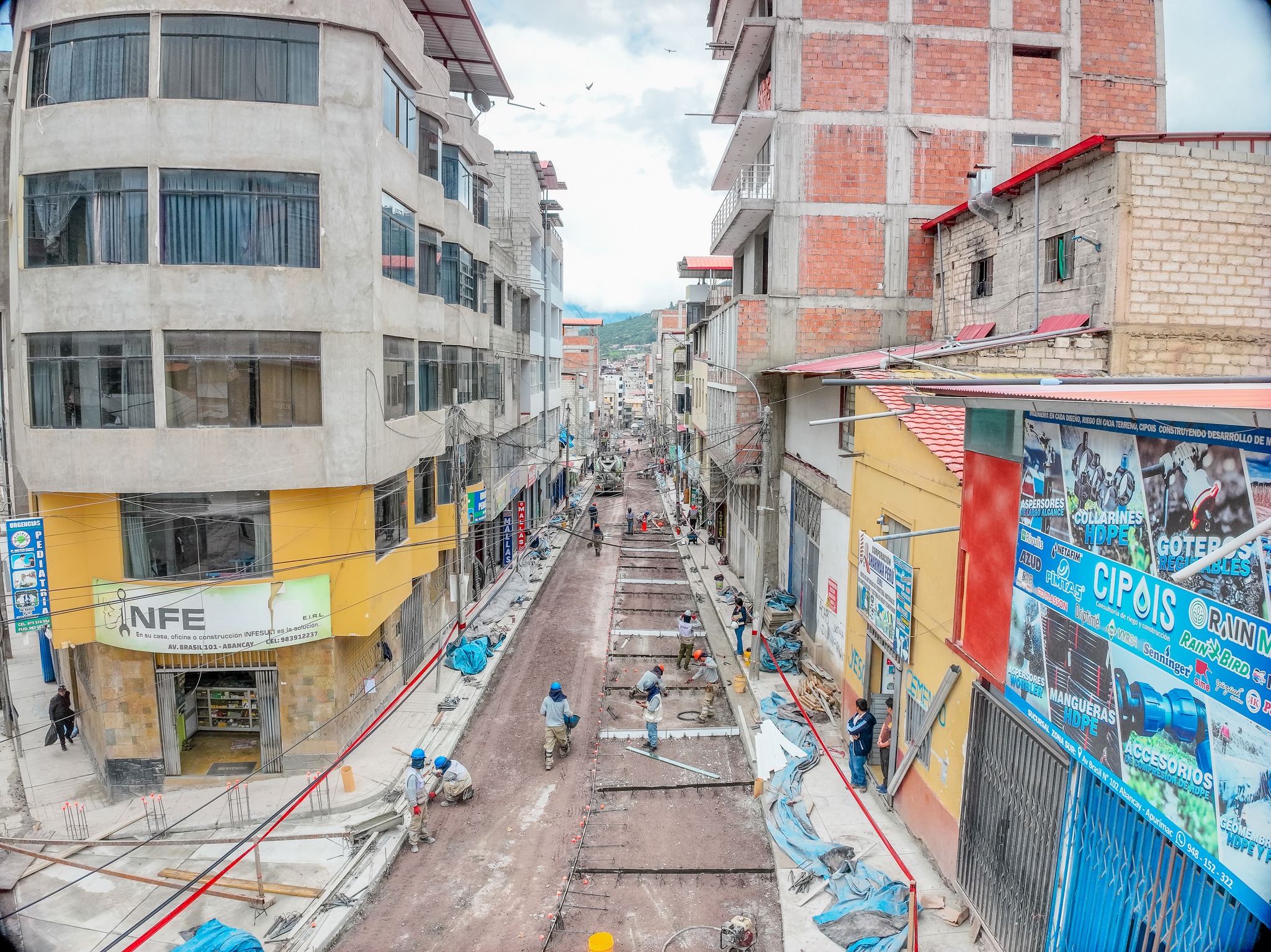 Alcalde Dialoga Con Vecinos Y Supervisa Avance De Importantes Vías En Las Américas.🤝