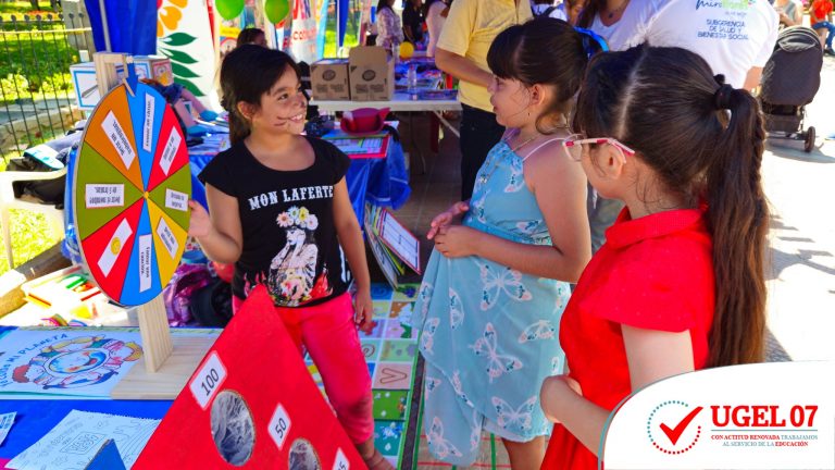 Personal de la UGEL 07 y comunidad educativa reunidos durante actividades del Buen Inicio del Año Escolar 2026.