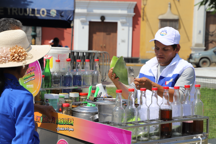 Día del Emoliente: PRODUCE destaca contribución de emolienteros a la economía popular y su compromiso con la formalización