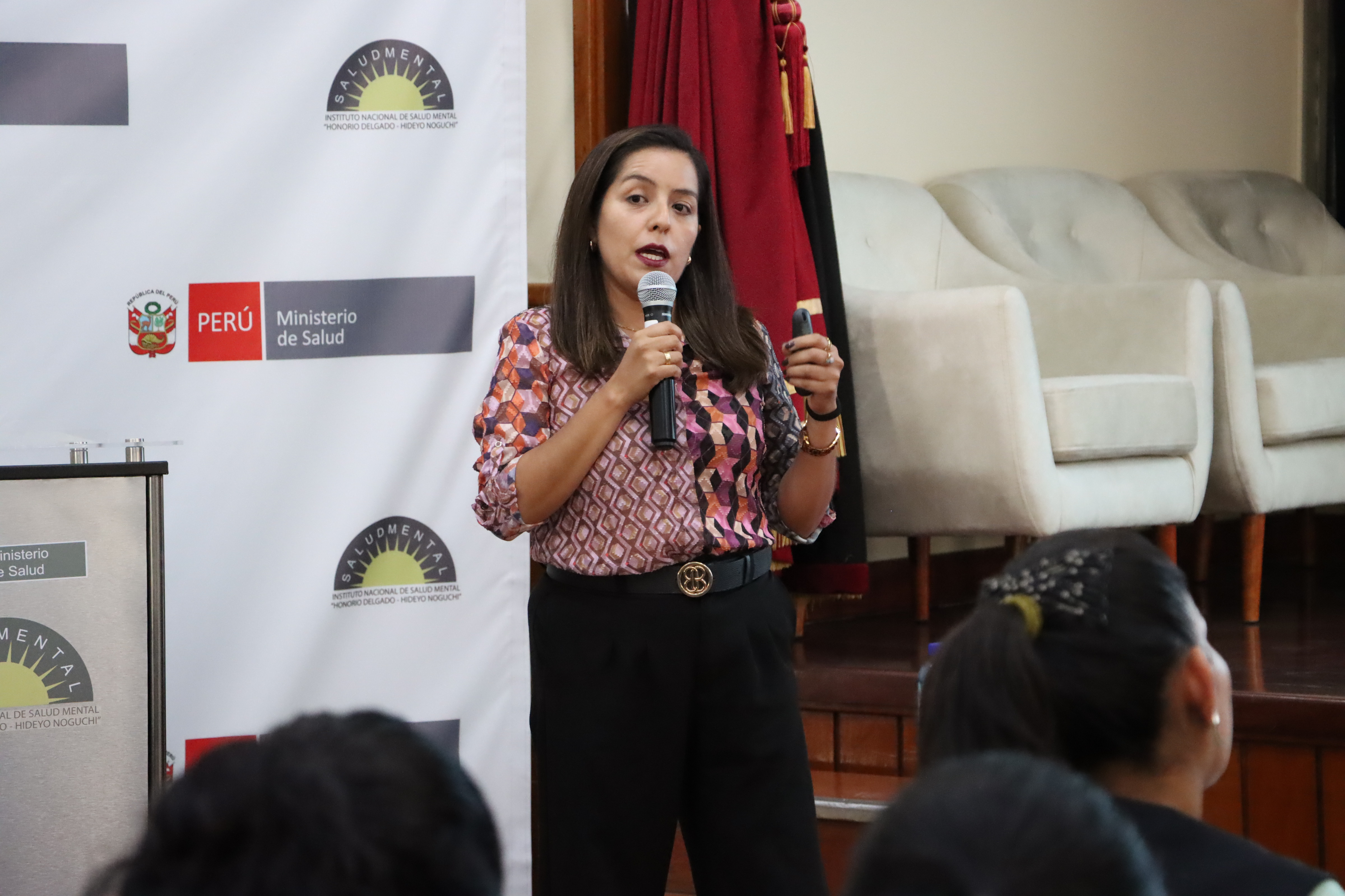 Destacan el rol del primer nivel de atención frente a la depresión en la Jornada Científica del INSM “HD-HN”