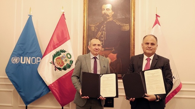 Lima.- La Contraloría General de la República (CGR) y la Oficina de las Naciones Unidas de Servicios para Proyectos (UNOPS) suscribieron la Enmienda n.°1 para ampliar la vigencia del Memorando de Entendimiento que ambas partes firmaron el pasado 8 de abril de 2024 para establecer un marco de cooperación y facilitar la colaboración conjunta sin carácter exclusivo, en ámbitos de interés común.