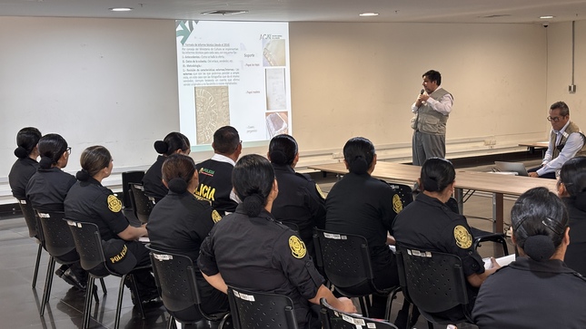 Imagen exposición Policía de Turismo