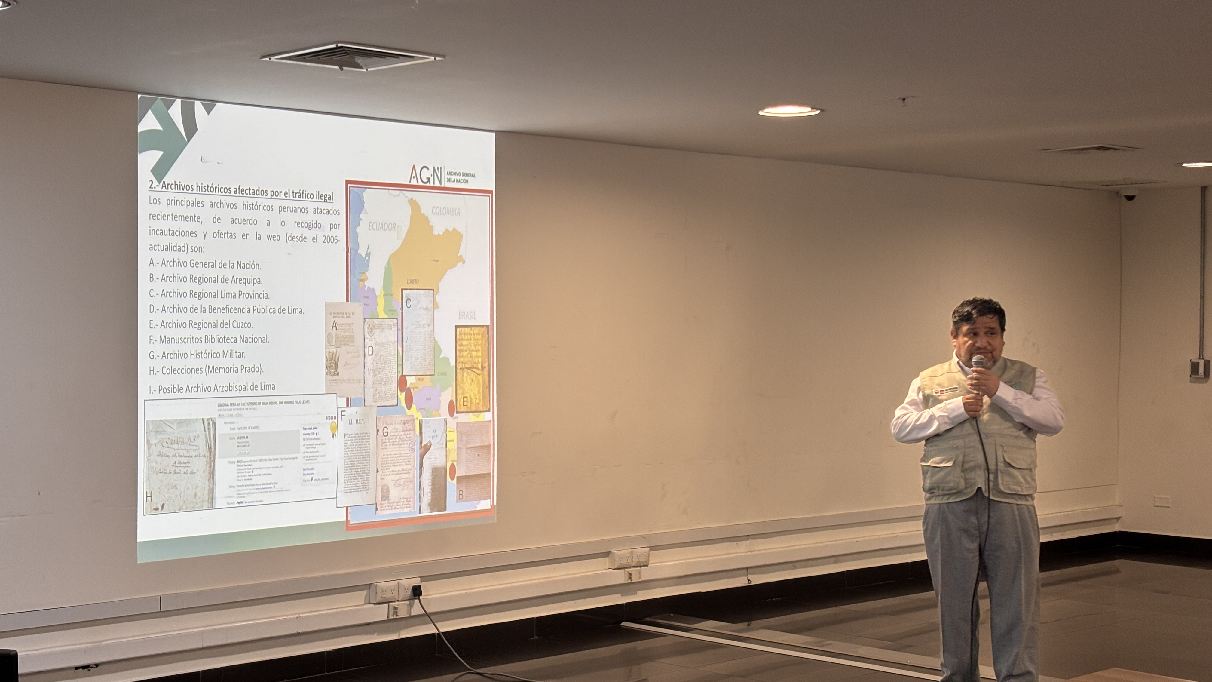 Imagen exposición Policía de Turismo