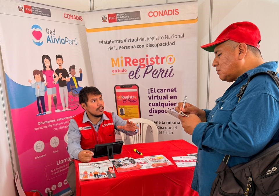 Conadis promueve la inclusión laboral de personas con discapacidad  en la Megaferia del empleo del MTPE
