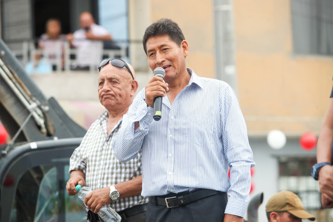 Colocan primera piedra de obra que transformará avenida Circunvalación