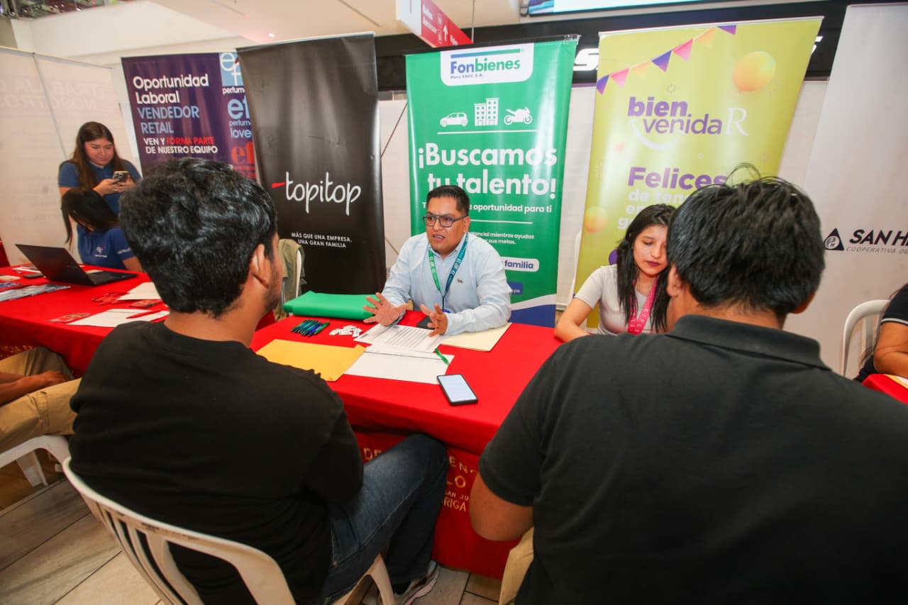 Municipio de SJL conecta a cientos de vecinos con empleo formal en exitosa bolsa de trabajo