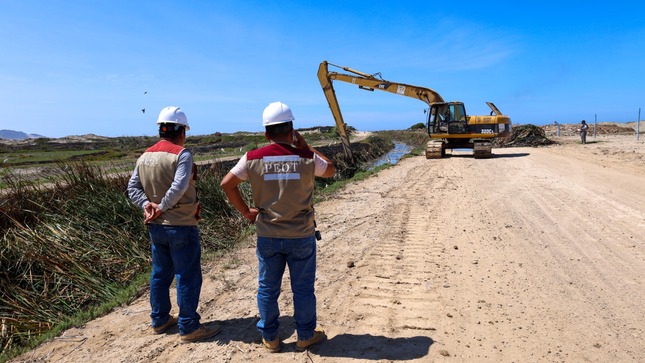 Se ejecutará la limpieza de 130 kilómetros de drenes y la rehabilitación de estructuras de riego en puntos clave a fin de asegurar la continuidad del servicio de agua para uso agrícola y otros. 
