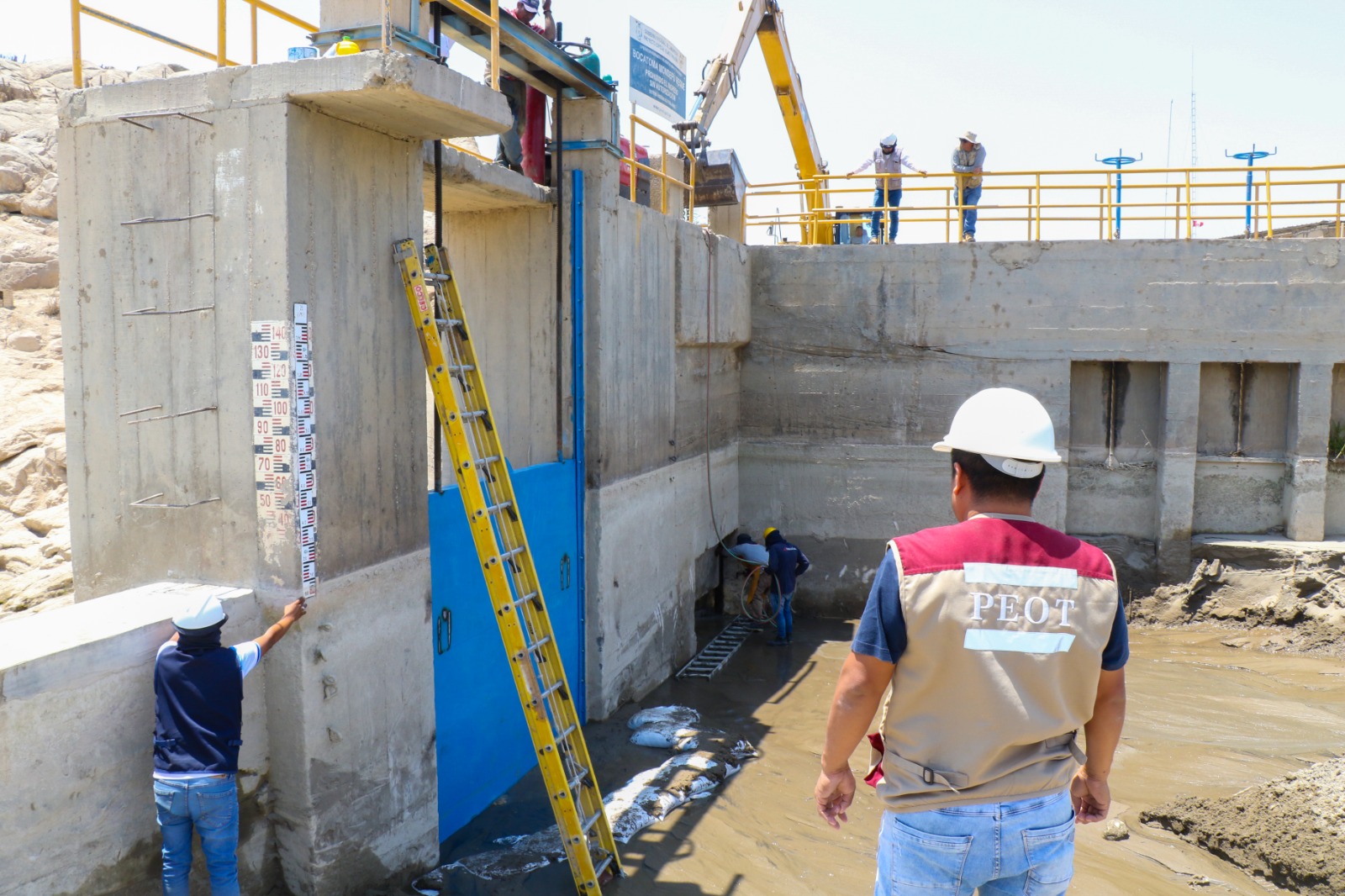 Se ejecutará la limpieza de 130 kilómetros de drenes y la rehabilitación de estructuras de riego en puntos clave a fin de asegurar la continuidad del servicio de agua para uso agrícola y otros. 
