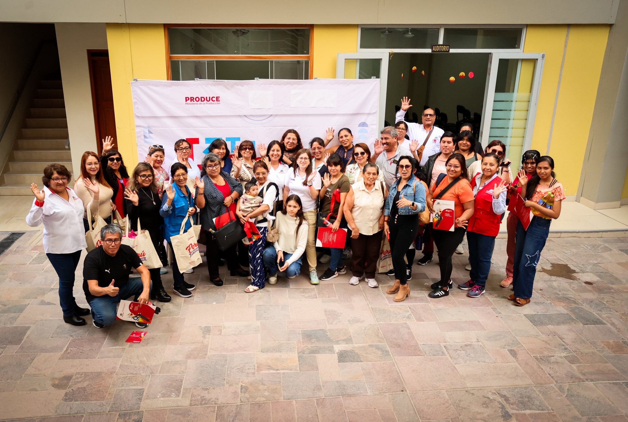 Mujer Produce Moquegua