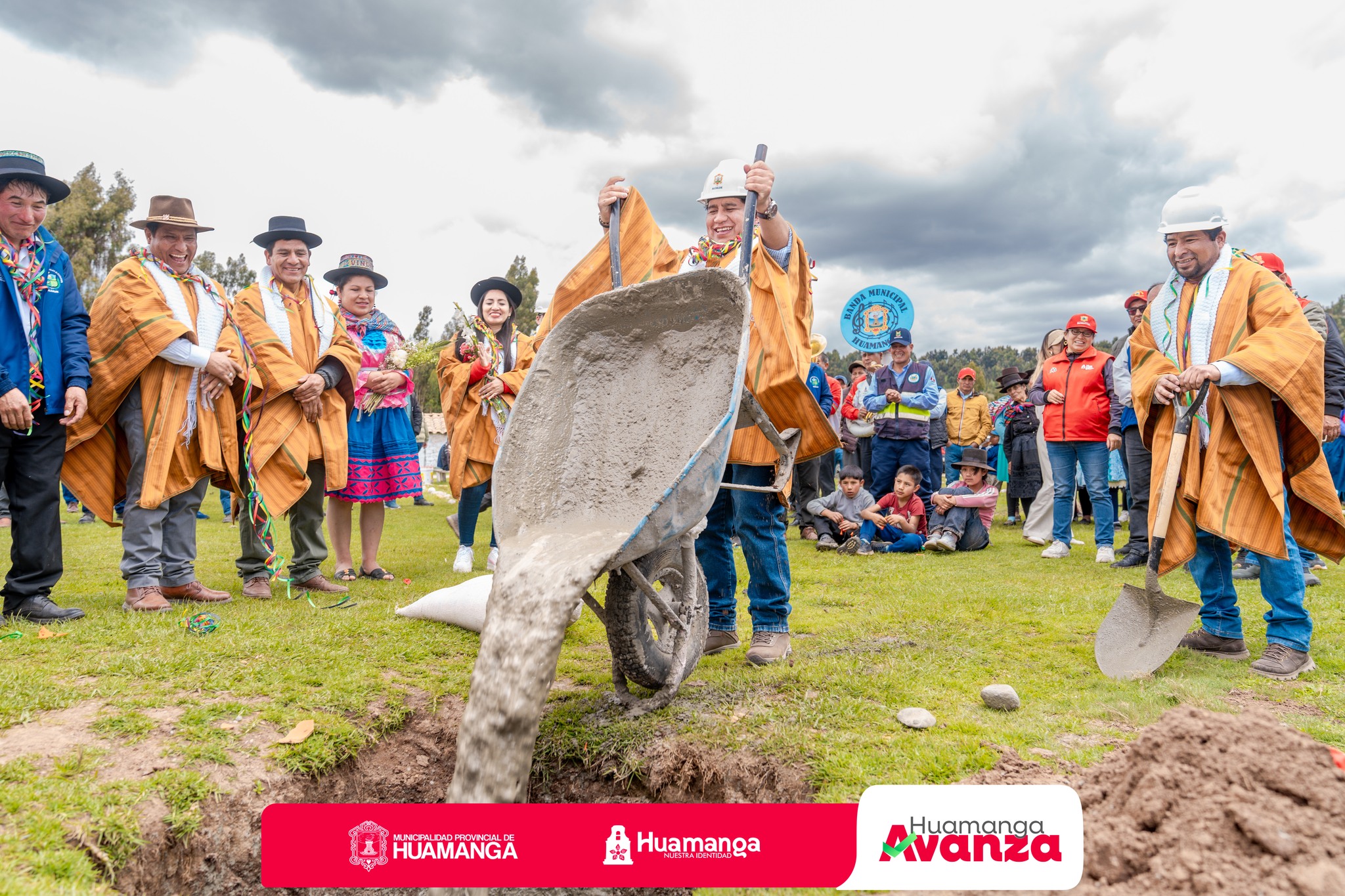 Alcalde de Huamanga inicia obra en Ccochapampa