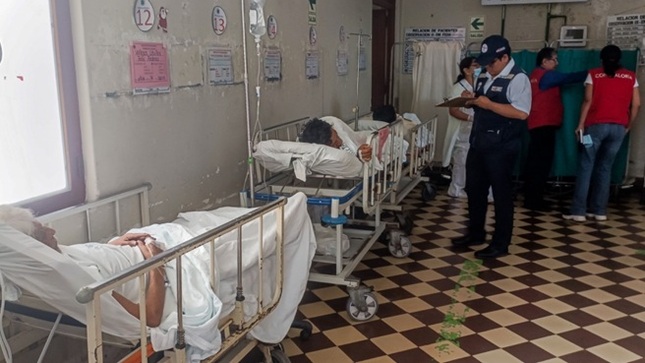 Durante un operativo realizado a los servicios de emergencia de 16 hospitales a cargo del Ministerio de Salud (MINSA), la Contraloría General constató que en algunos casos los pacientes reciben atención médica en los pasillos, permanecen más de doce horas en tiempo de espera, existe un limitado número de personal médico, los equipos biomédicos se encuentran inoperativos y existe desabastecimiento de medicamentos esenciales. 
