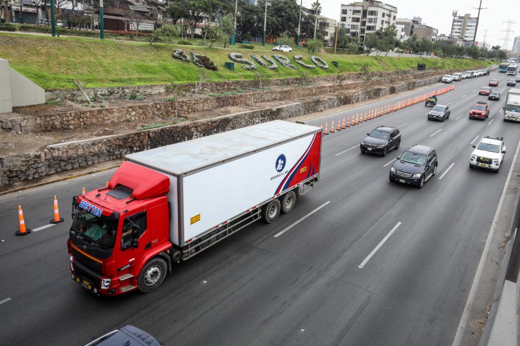 Municipalidad de Lima refuerza acciones de orden y fiscalización del transporte pesado en la Panamericana Sur