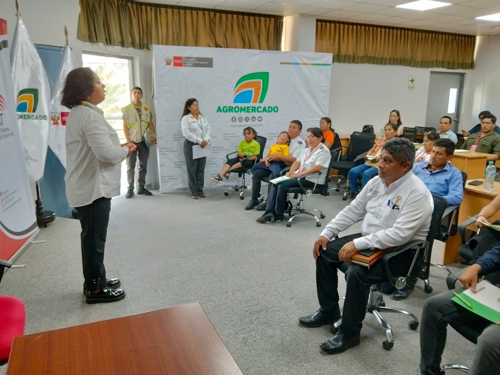 REUNIÓN CON MERCADOS
