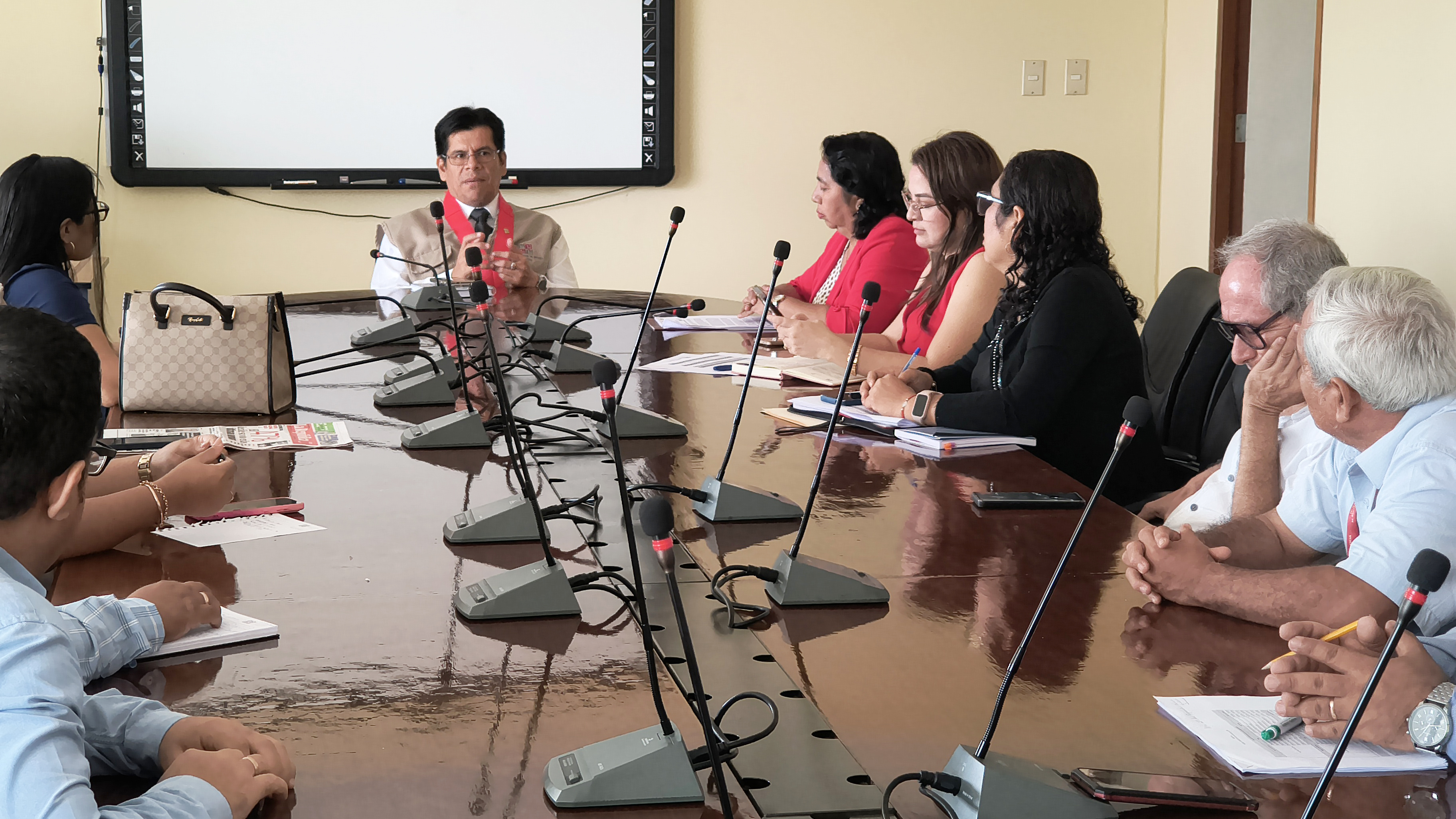 Establecen disposiciones para la atención de los usuarios durante el periodo vacacional judicial