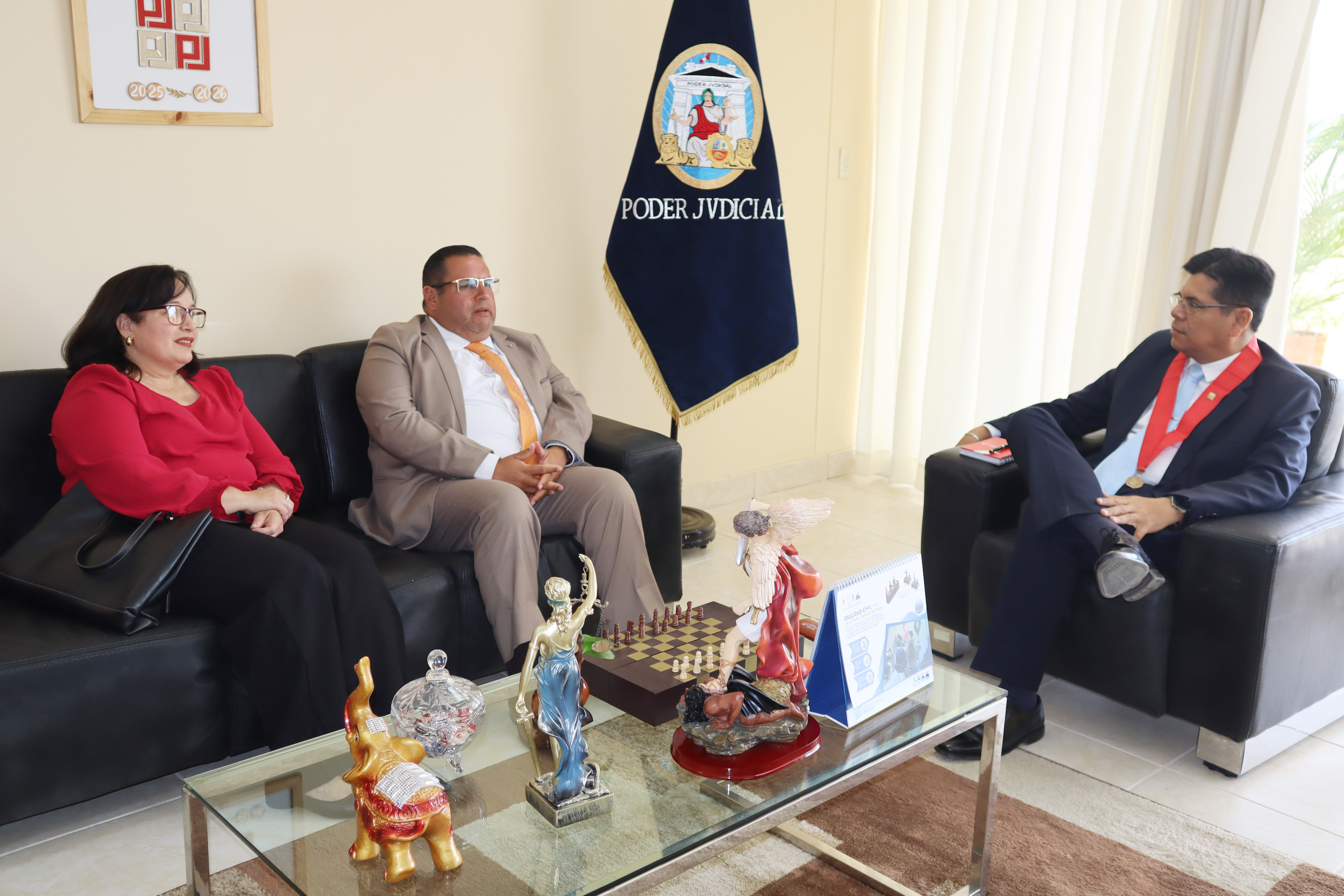 Corte de Piura estrecha lazos con Programa de Estudio de Derecho para impulsar la formación y proyección social