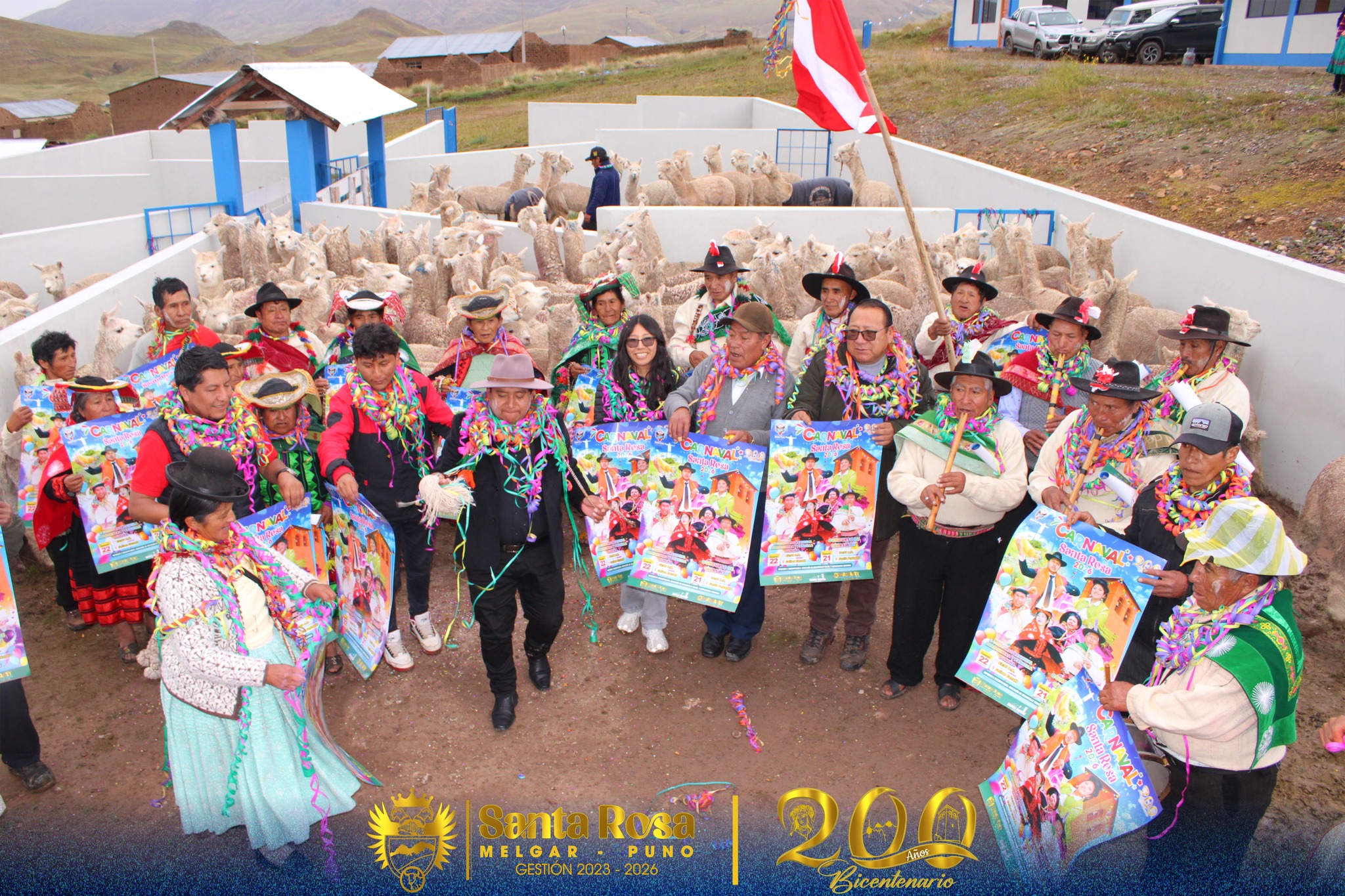 #TradicionalTaripakuy2026🎊🎈🎉🦙🦙🦙
🔴👉𝐓𝐑𝐀𝐃𝐈𝐂𝐈𝐎𝐍𝐀𝐋 𝐓𝐀𝐑𝐈𝐏𝐀𝐊𝐔𝐘 𝐏𝐎𝐑 𝐏𝐀𝐑𝐓𝐄 𝐃𝐄 𝐋𝐀𝐒 𝐀𝐔𝐓𝐎𝐑𝐈𝐃𝐀𝐃𝐄𝐒 𝐄𝐍 𝐄𝐋 𝐌𝐎𝐃𝐄𝐑𝐍𝐎 𝐂𝐄𝐍𝐓𝐑𝐎 𝐃𝐄 𝐏𝐑𝐎𝐃𝐔𝐂𝐂𝐈Ó𝐍 𝐃𝐄 𝐑𝐄𝐏𝐑𝐎𝐃𝐔𝐂𝐓𝐎𝐑𝐄𝐒-𝐂𝐏𝐑.
Con motivo de las fiestas carnavalescas, el alcalde de la Municipalidad Distrital de Santa Rosa, acompañado de los señores regidores y el equipo técnico municipal, participó en el tradicional Taripakuy a la Chita Mama – Lunes de Juego, actividad que se desarrolló en coordinación con la Dirección de Desarrollo Económico Local.
La actividad carnavalesca se llevó a cabo en el Centro de Reproducción de Reproductores (CPR), ubicado en el sector Umachuco del Centro Poblado Justo Juez de Jatun Ayllu, en el distrito de Santa Rosa, provincia de Melgar, región Puno.
El tradicional Taripakuy constituye una manifestación cultural que fortalece la identidad y las costumbres ancestrales de la población, promoviendo la participación activa de autoridades y ciudadanos en el marco de las celebraciones carnavalescas.