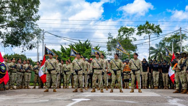 Presidente de la Corte de Ucayali participó en presentación del nuevo jefe del Ejército en la región (3)