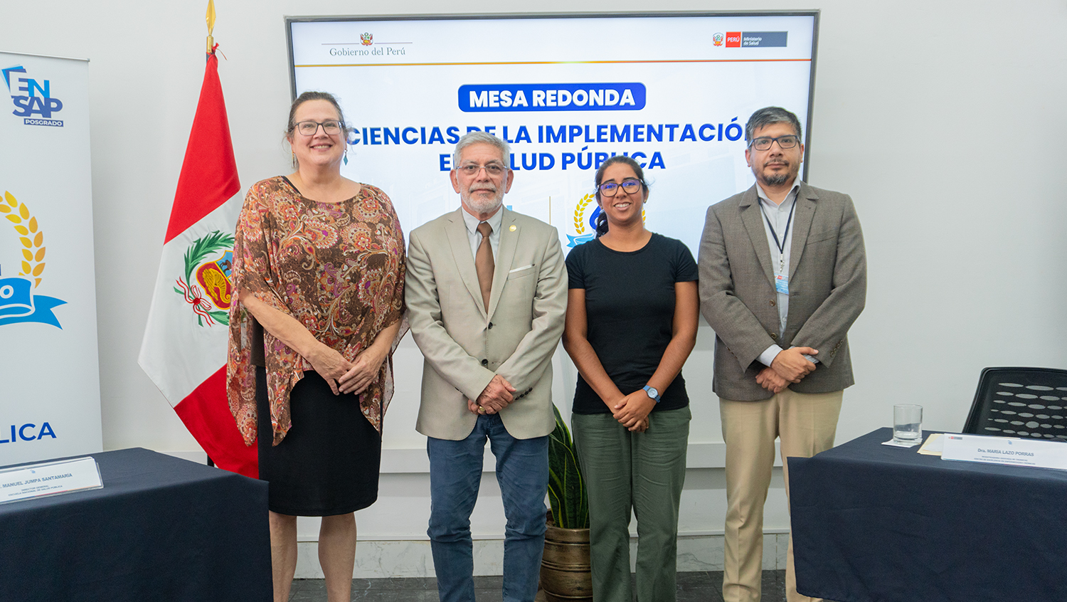 especialistas presentes en el evento 