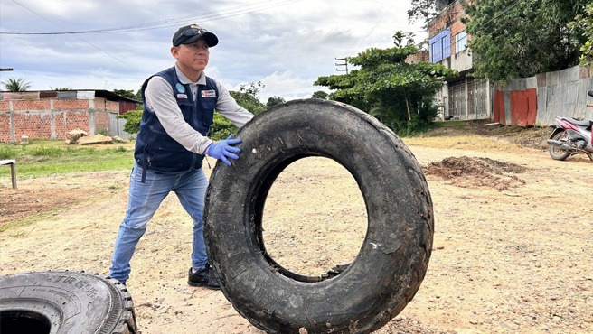 Ucayali: eliminan 13 toneladas de potenciales criaderos del zancudo que transmiten el dengue en el distrito de Yarinacocha