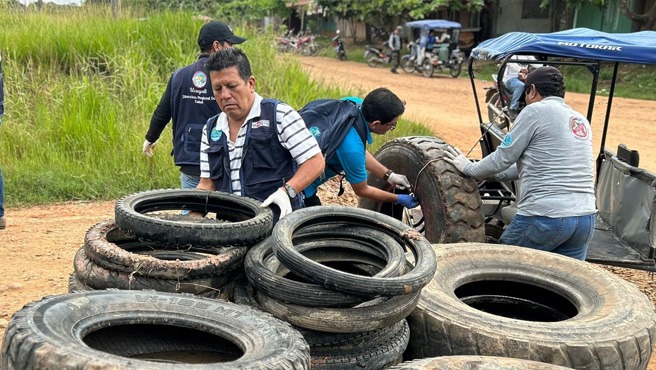 Ucayali: eliminan 13 toneladas de potenciales criaderos del zancudo que transmiten el dengue en el distrito de Yarinacocha