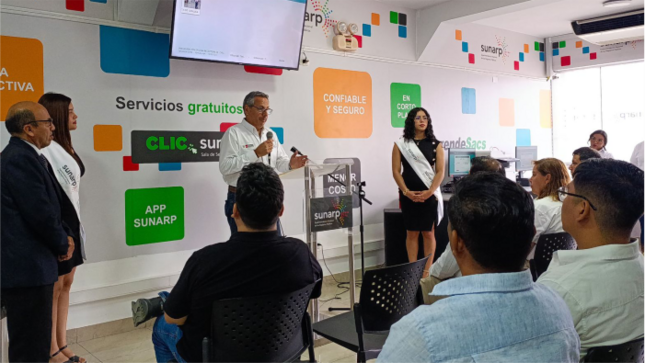 Fotografía de Superintendente nacional de los registros públicos brinda palabras en la inauguración de la Oficina Receptora en Chulucanas