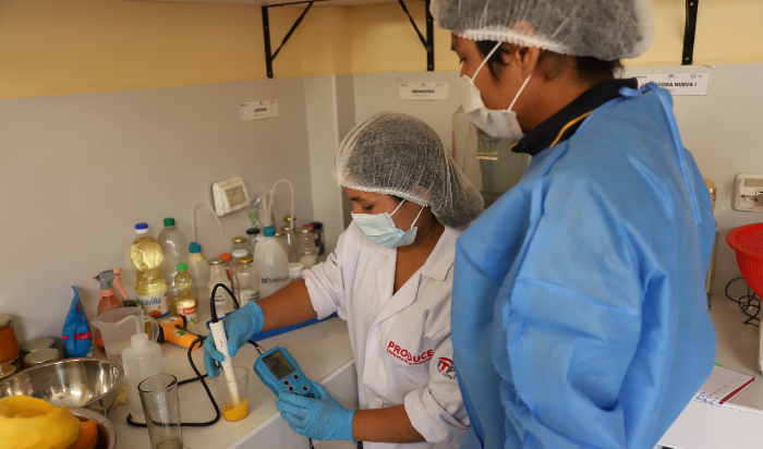 Emprendedor piurano gana el "Innovatón" y transformará la pulpa de mango en polvo de alto valor comercial